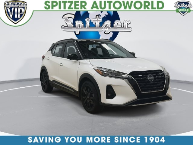 Used 2022 White Nissan SR image 2