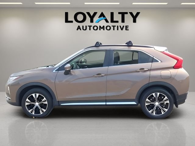 Used 2018  Mitsubishi SEL image 2
