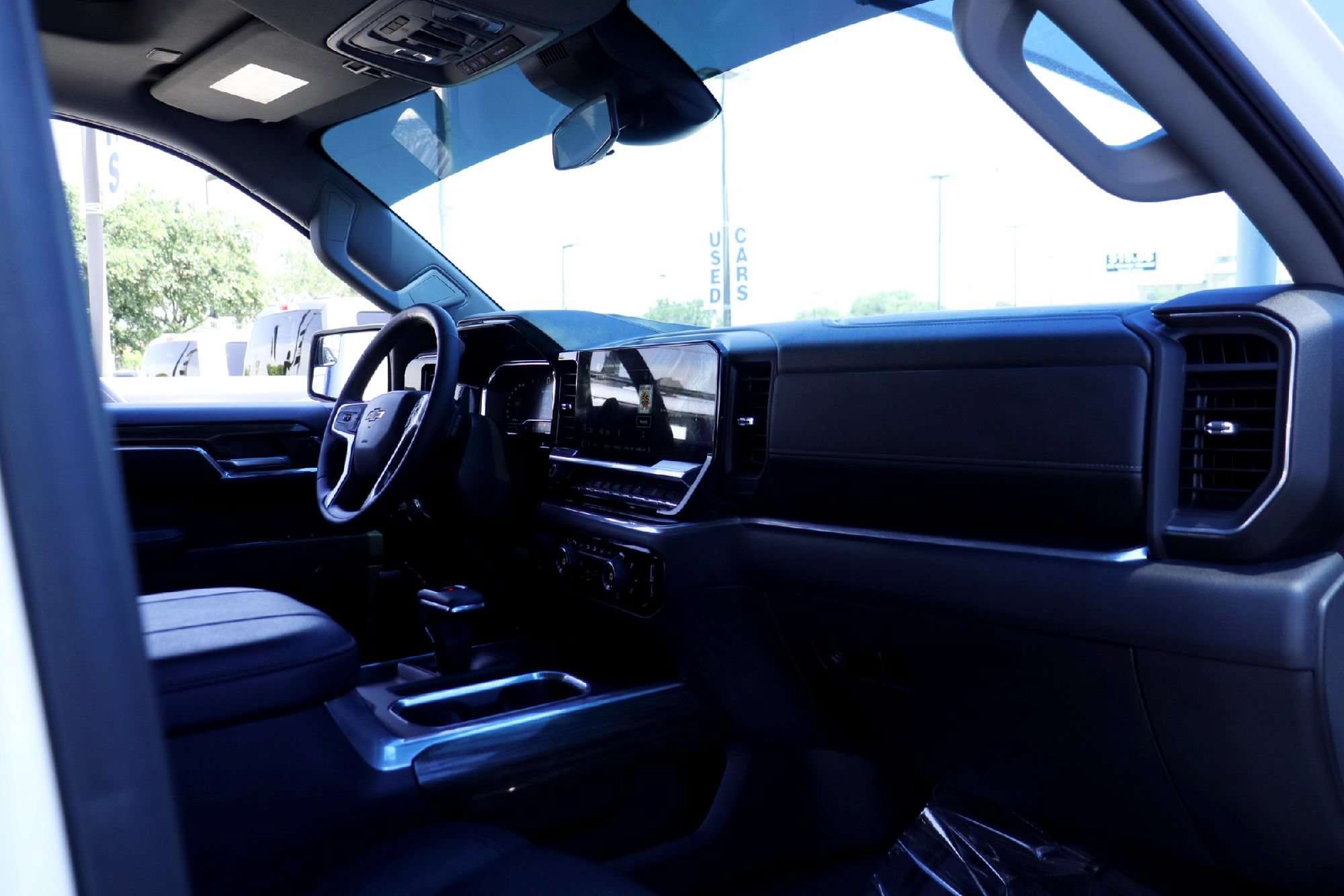 Used 2024 Summit White Chevrolet LT Trail Boss image 20