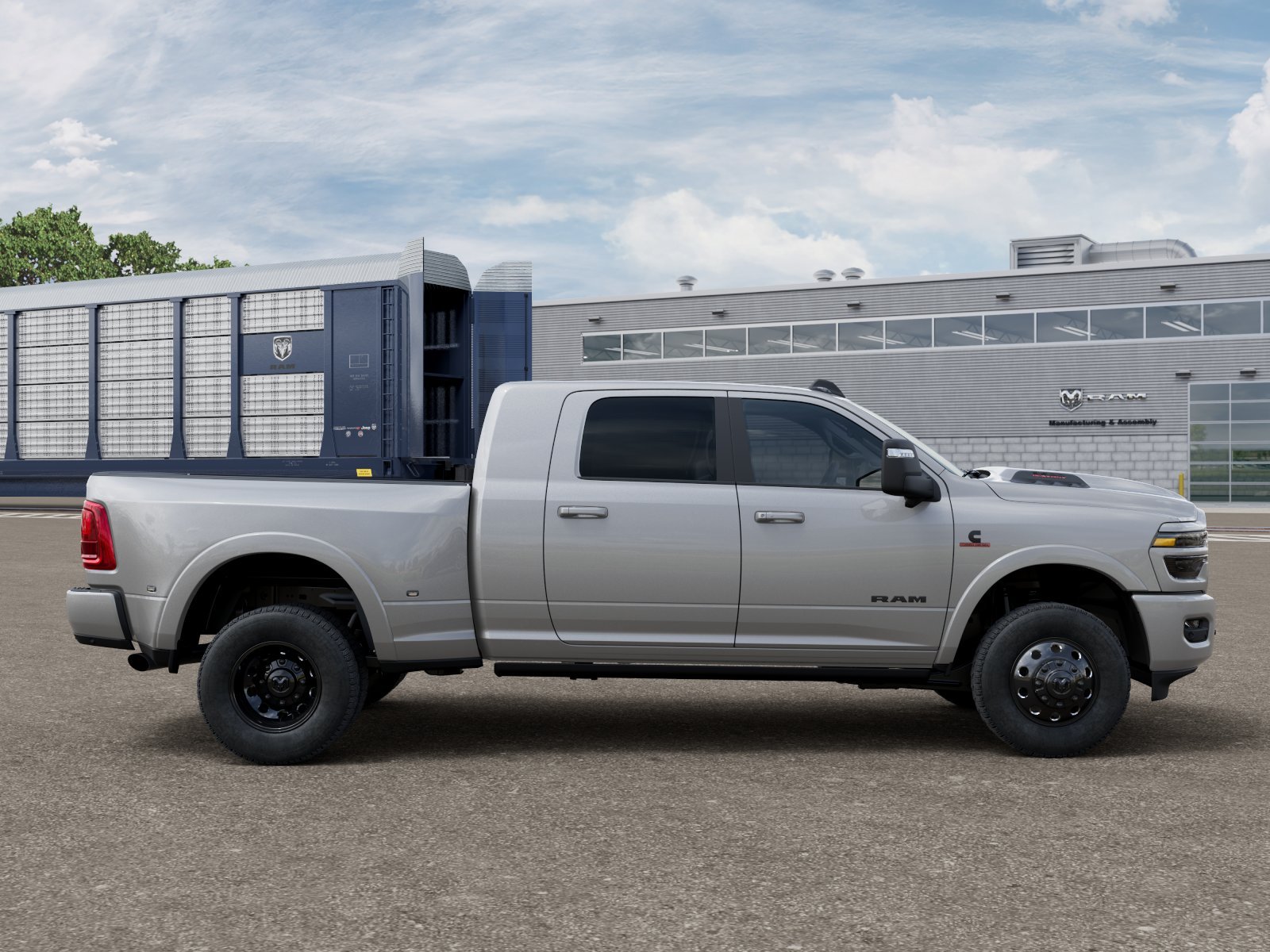 New 2026 Silver-Zynith Exterior Paint RAM Limited image 12