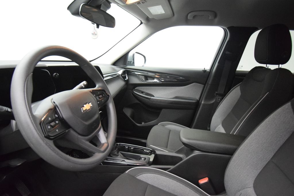 Used 2024 Gray Chevrolet LT image 7