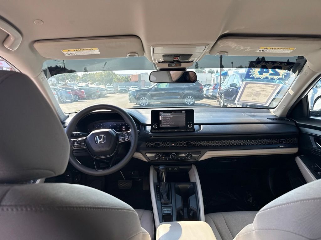 Used 2024  Honda LX image 9