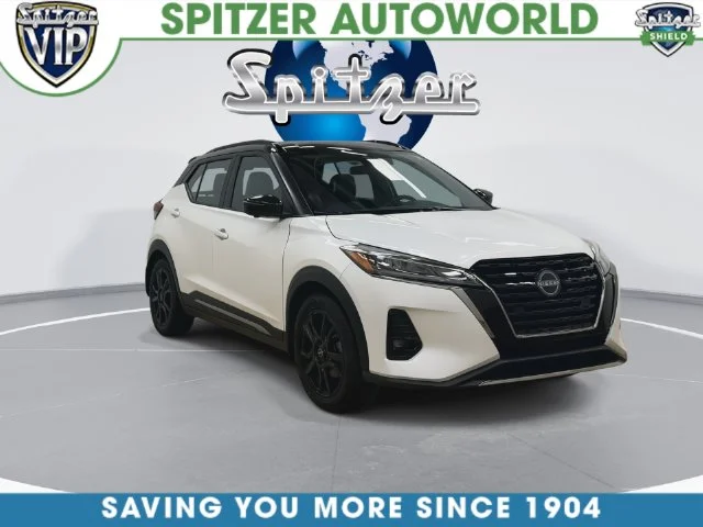 Used 2022 White Nissan SR image 2