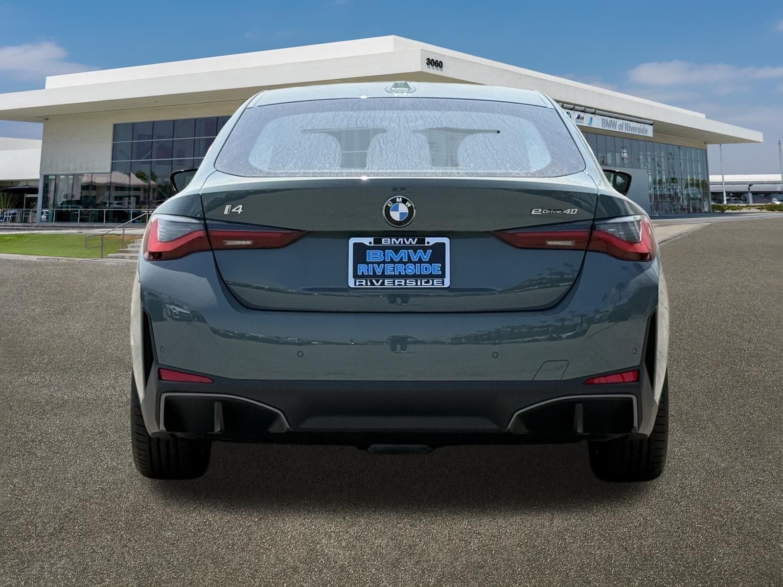 New 2026 Cape York Green Metallic BMW eDrive40 image 9