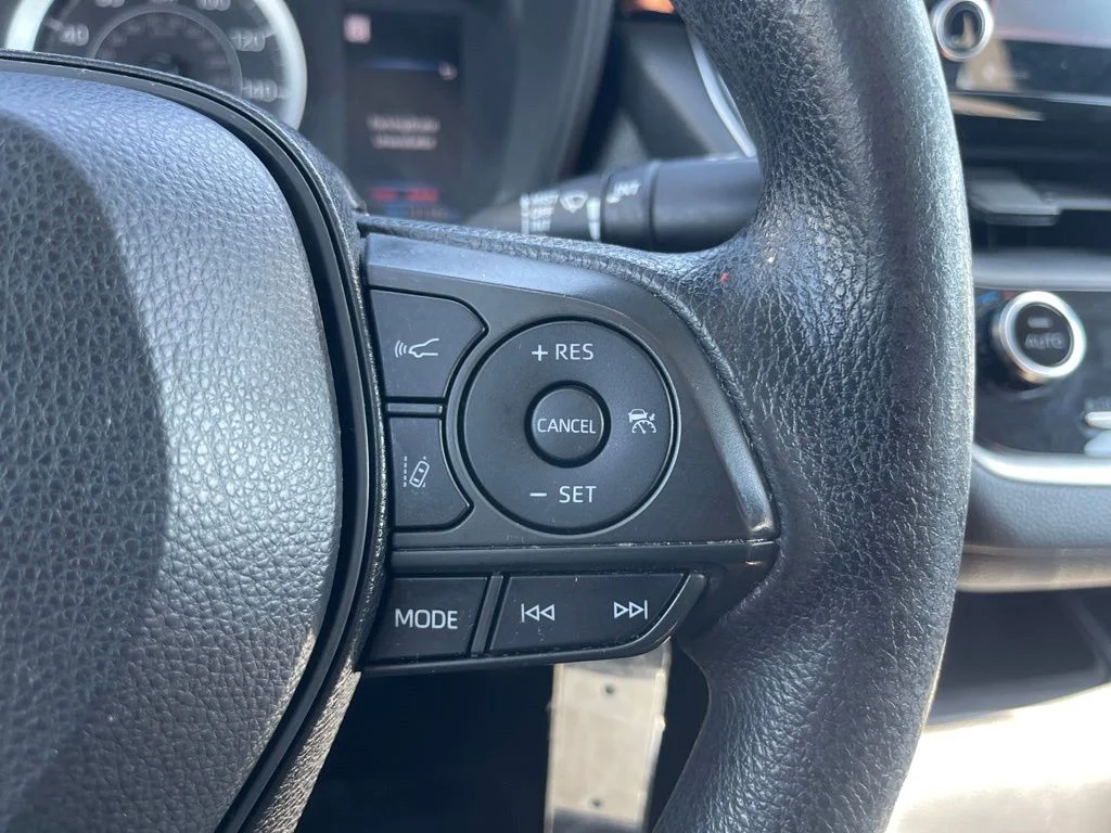 Used 2021 Red Toyota LE image 19
