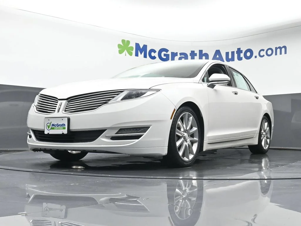 Used 2016 White Lincoln Base image 7