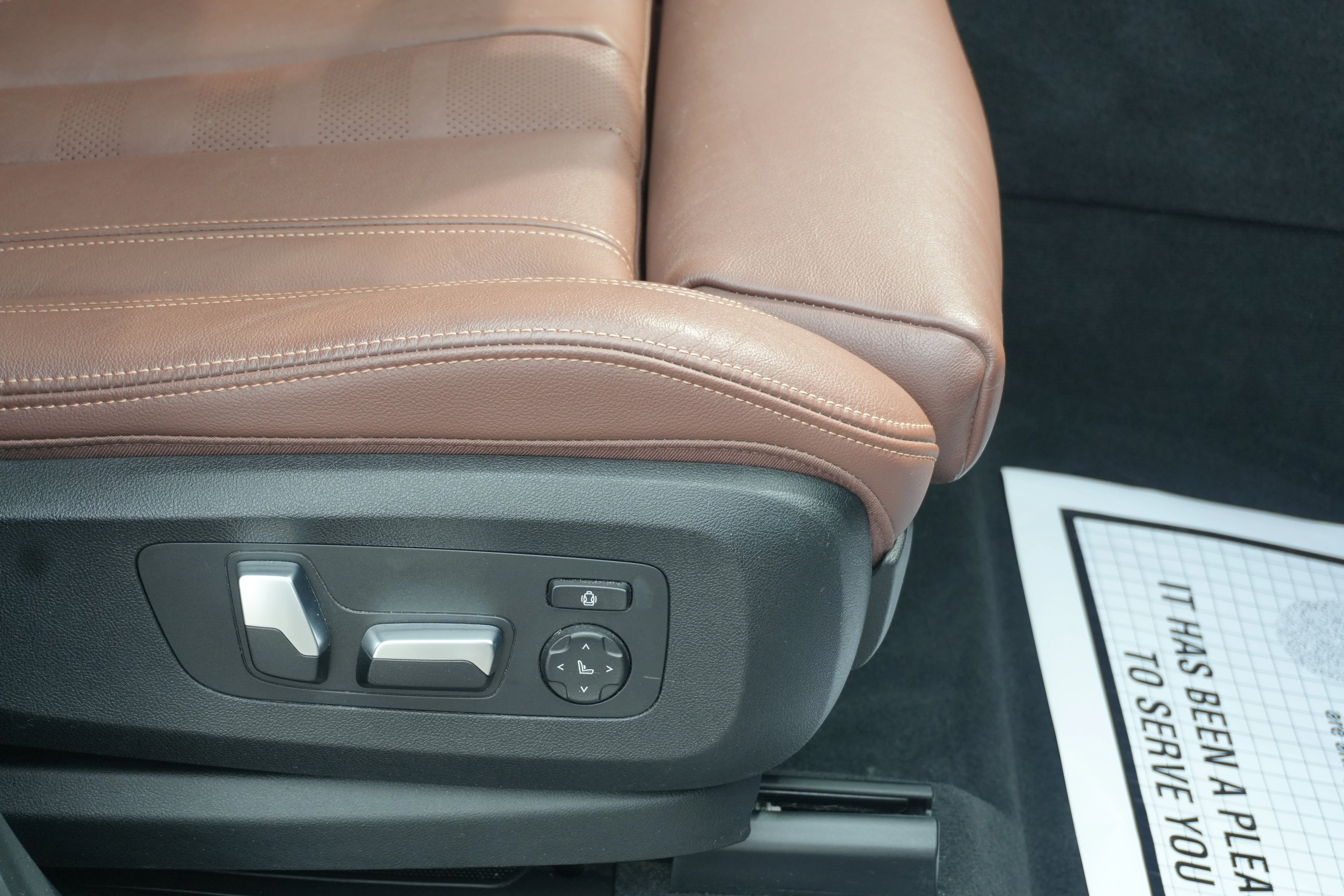 Used 2019 Tanzanite Blue II Metallic BMW xDrive40i image 26