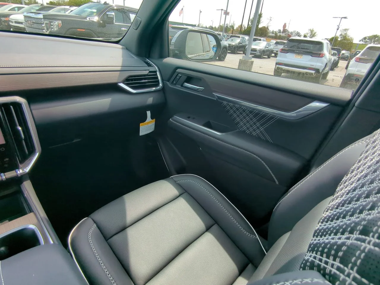 2026 GMC Acadia Denali - Photo 76