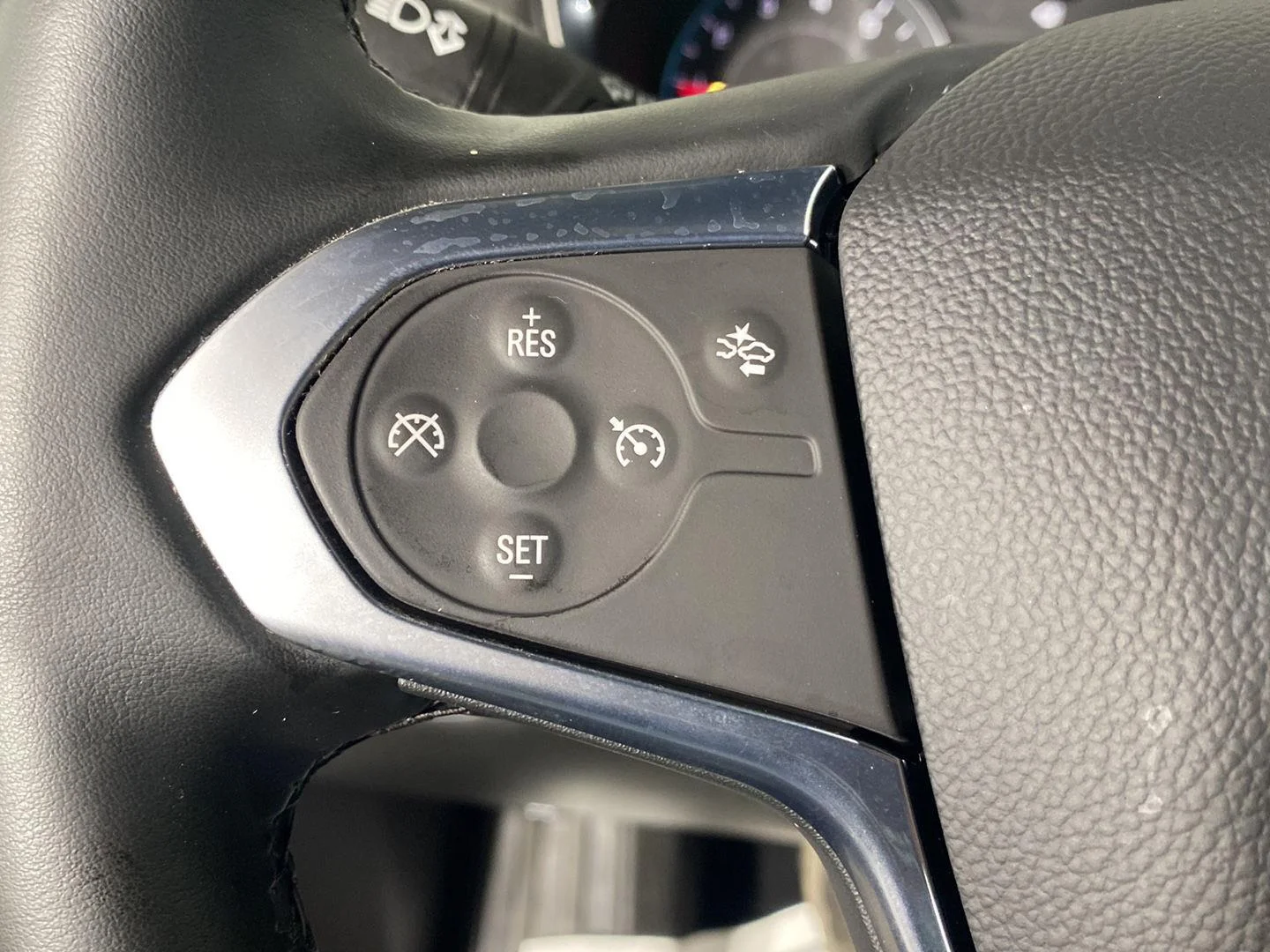 Used 2024 Sterling Gray Metallic Chevrolet LT Cloth image 25