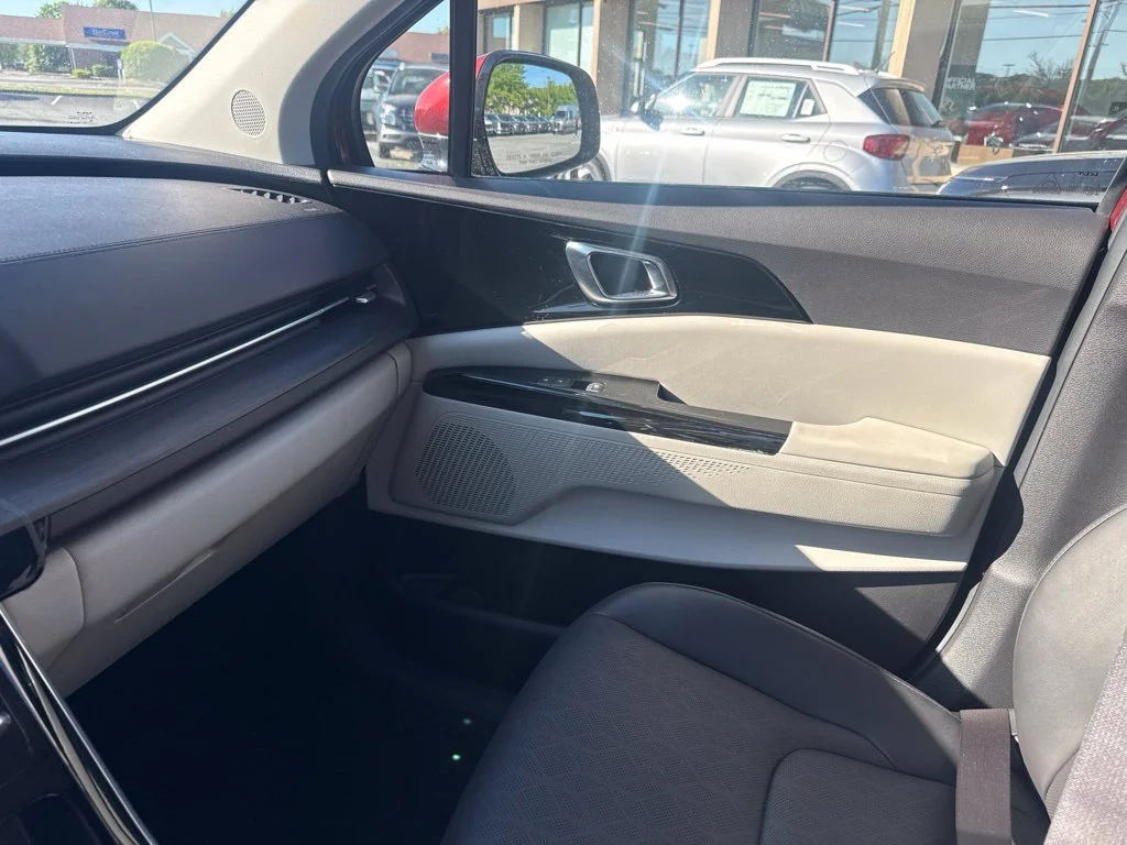 Used 2024 Red Kia EX image 26