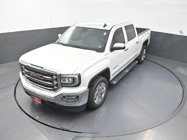 Used 2018 White GMC SLT image 25