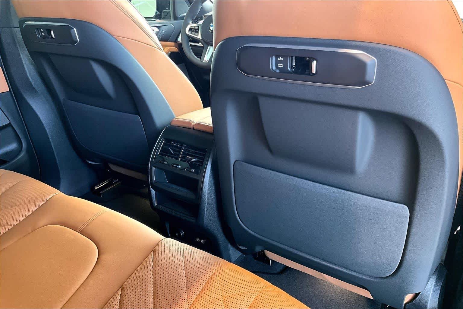 New 2026 Black Sapphire Metallic BMW sDrive40i image 17