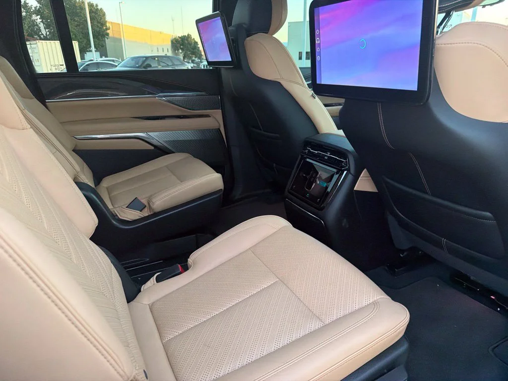 Used 2025 White Cadillac Sport 2 image 8