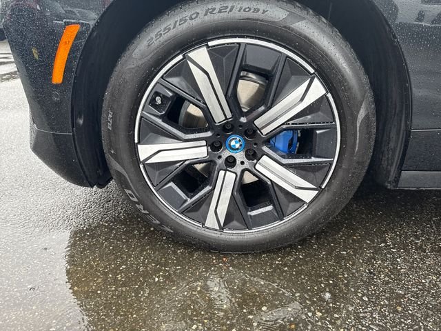 Used 2022 Black BMW xDrive50 image 29