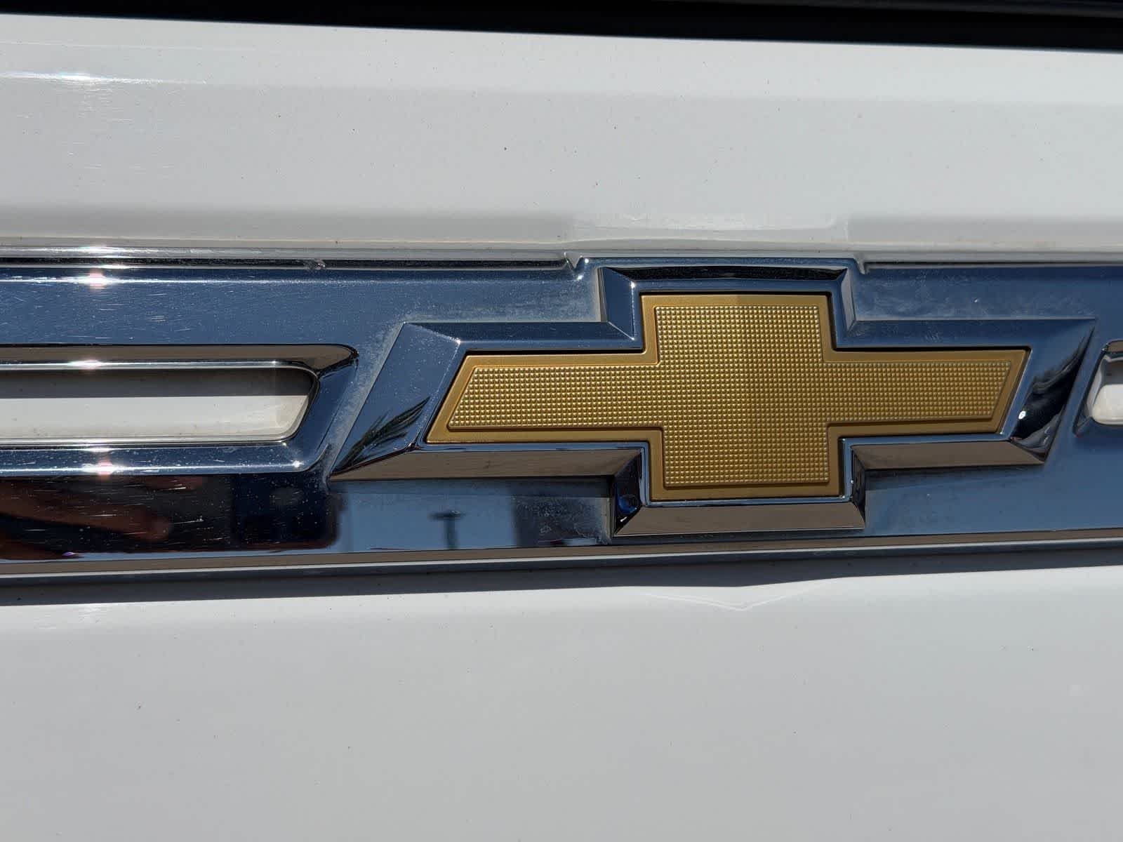 Used 2021 Summit White Chevrolet LT image 32