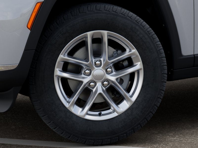 New 2026 Bright White Clear-Coat Exterior Paint Jeep Laredo X image 34