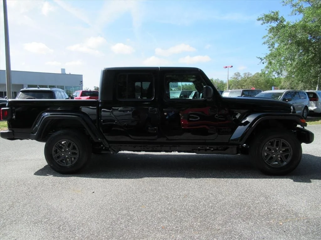 New 2026 Black Clear-Coat Exterior Paint Jeep Sport S image 2