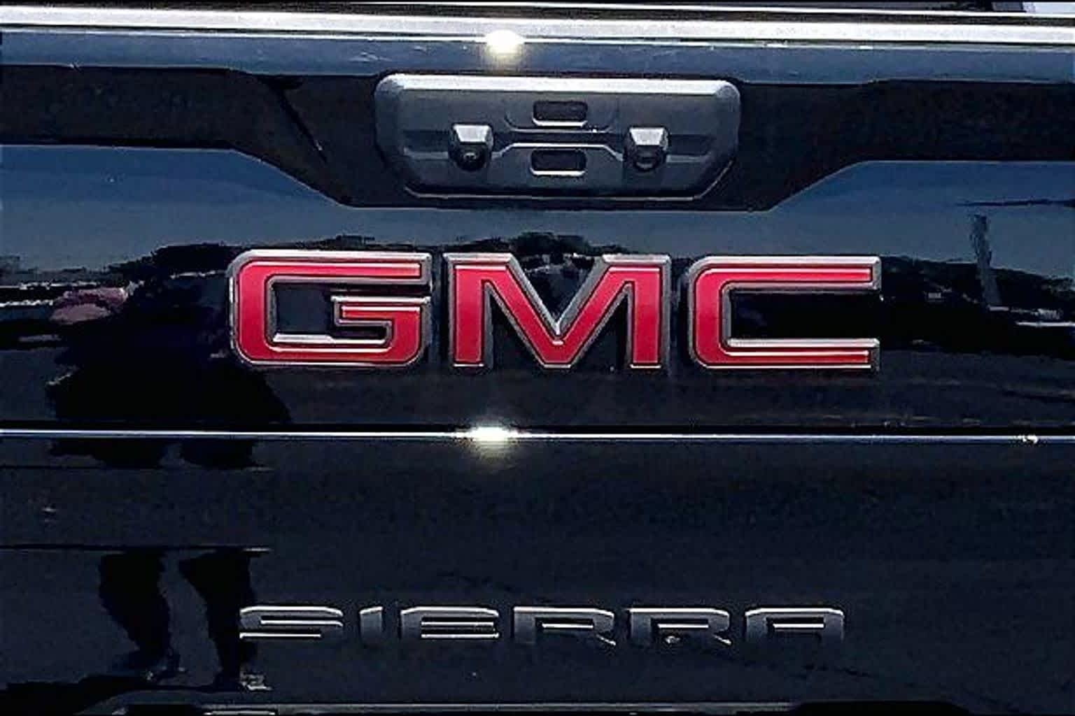 Used 2024 Onyx Black GMC AT4 image 31