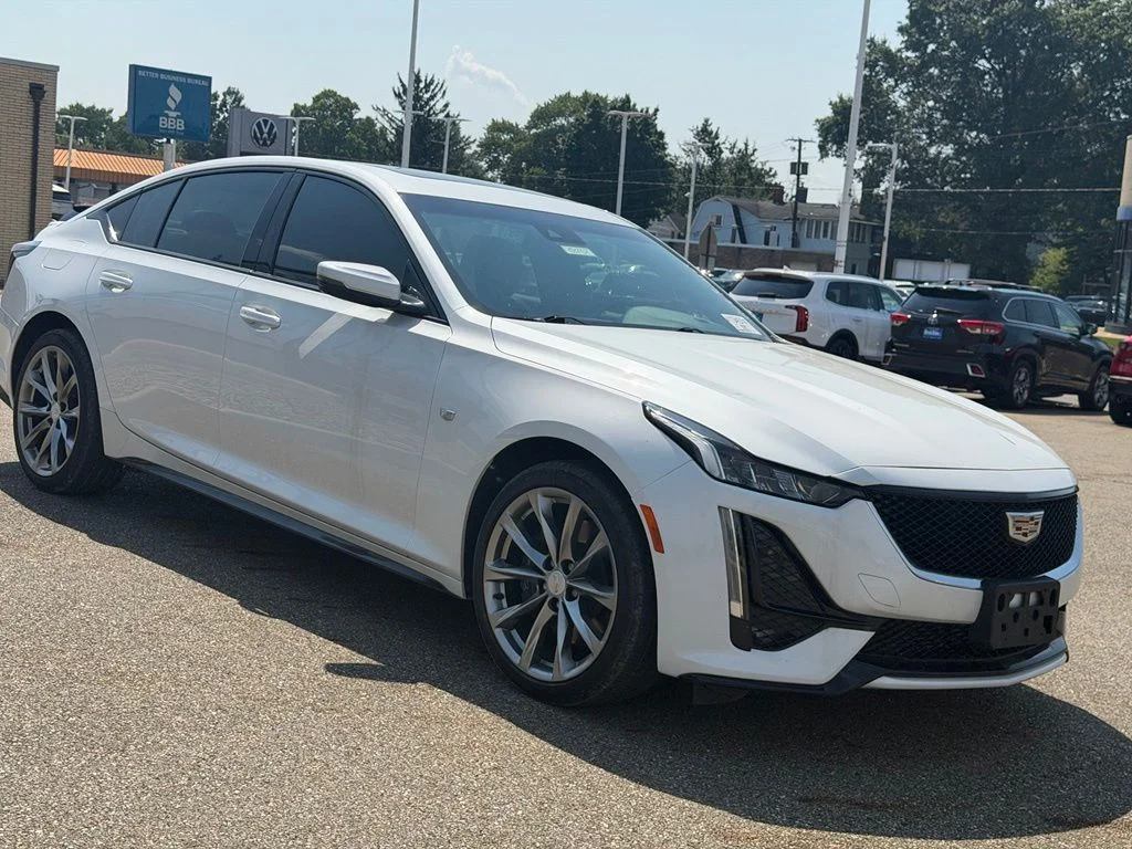 Used 2020 White Cadillac Sport image 7