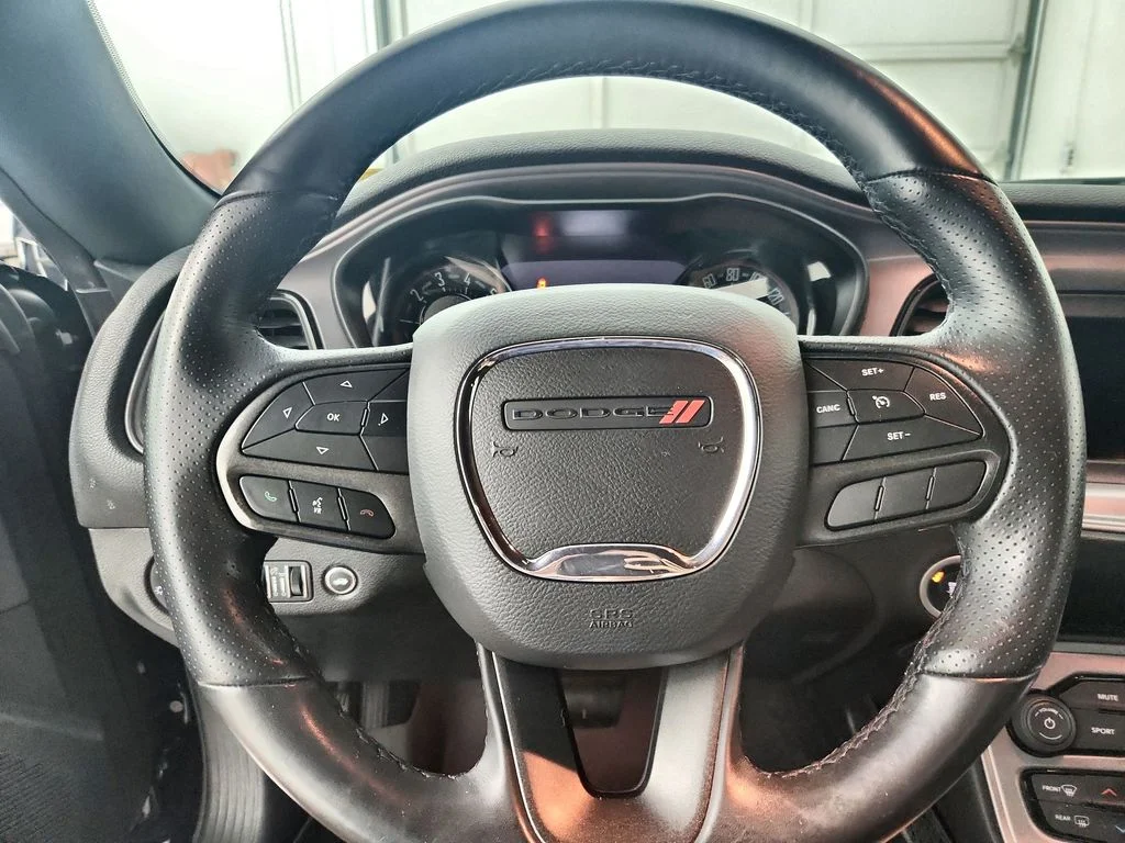 Used 2023 Black Dodge SXT image 25