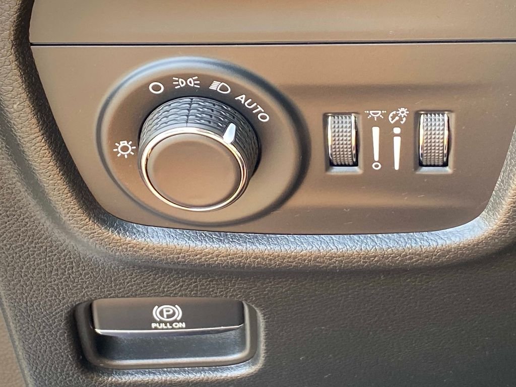 Used 2023 White Jeep Altitude X image 24