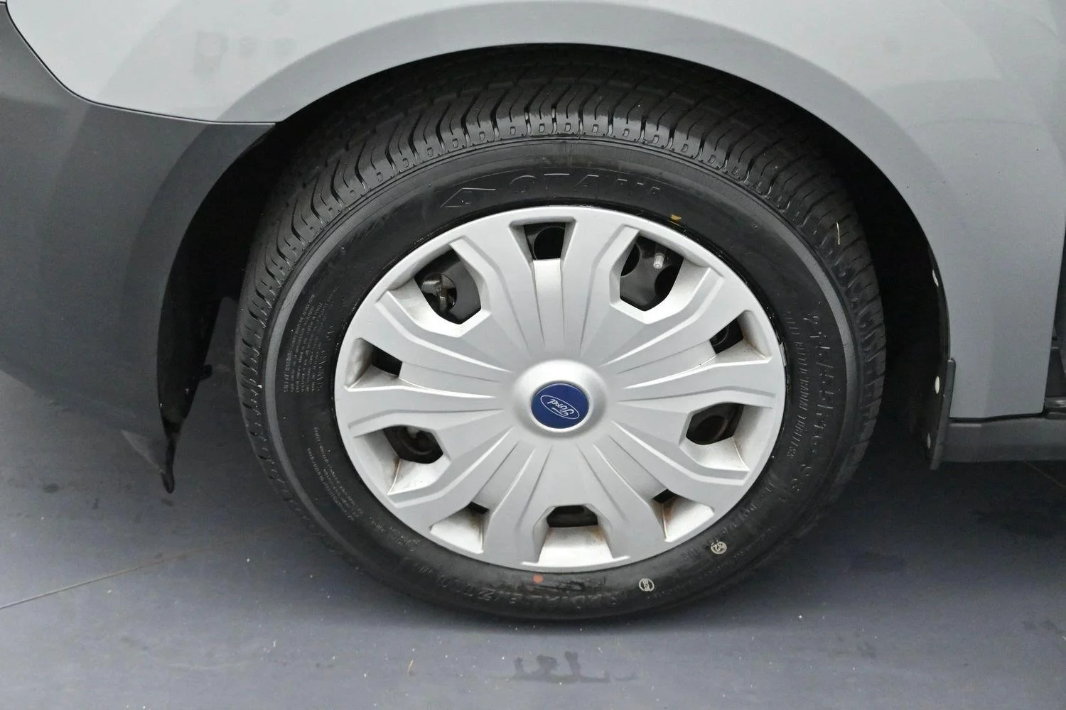 Used 2022 Solar Silver Ford XL image 31