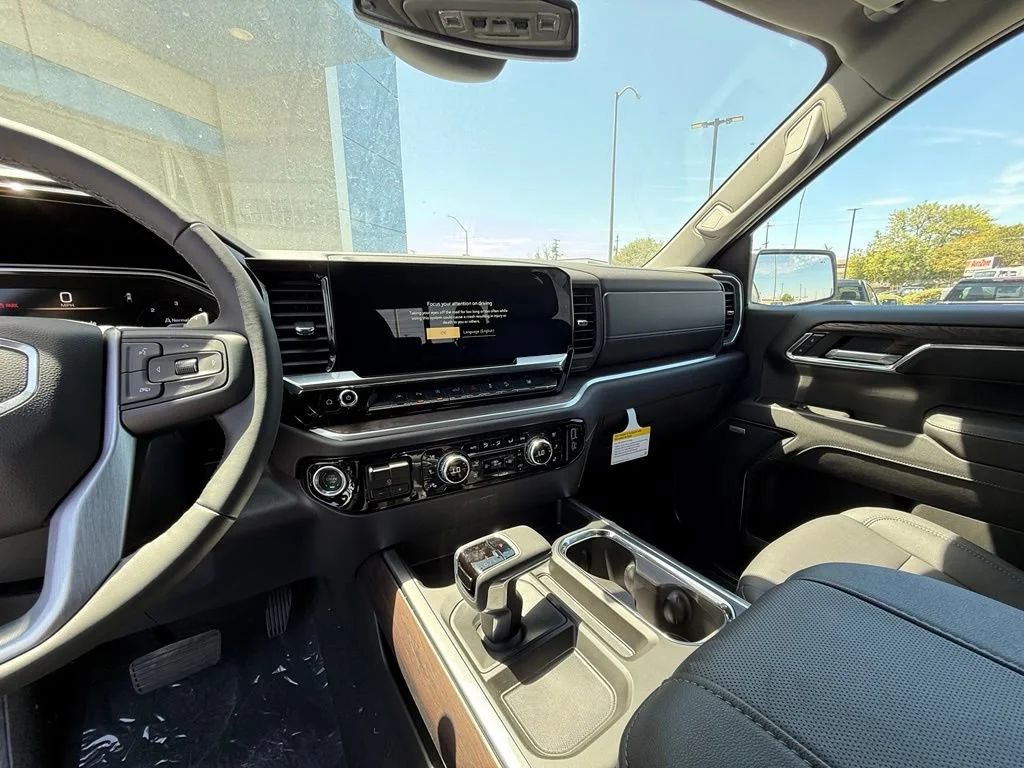 New 2026 Glacier White Tricoat GMC SLT image 21