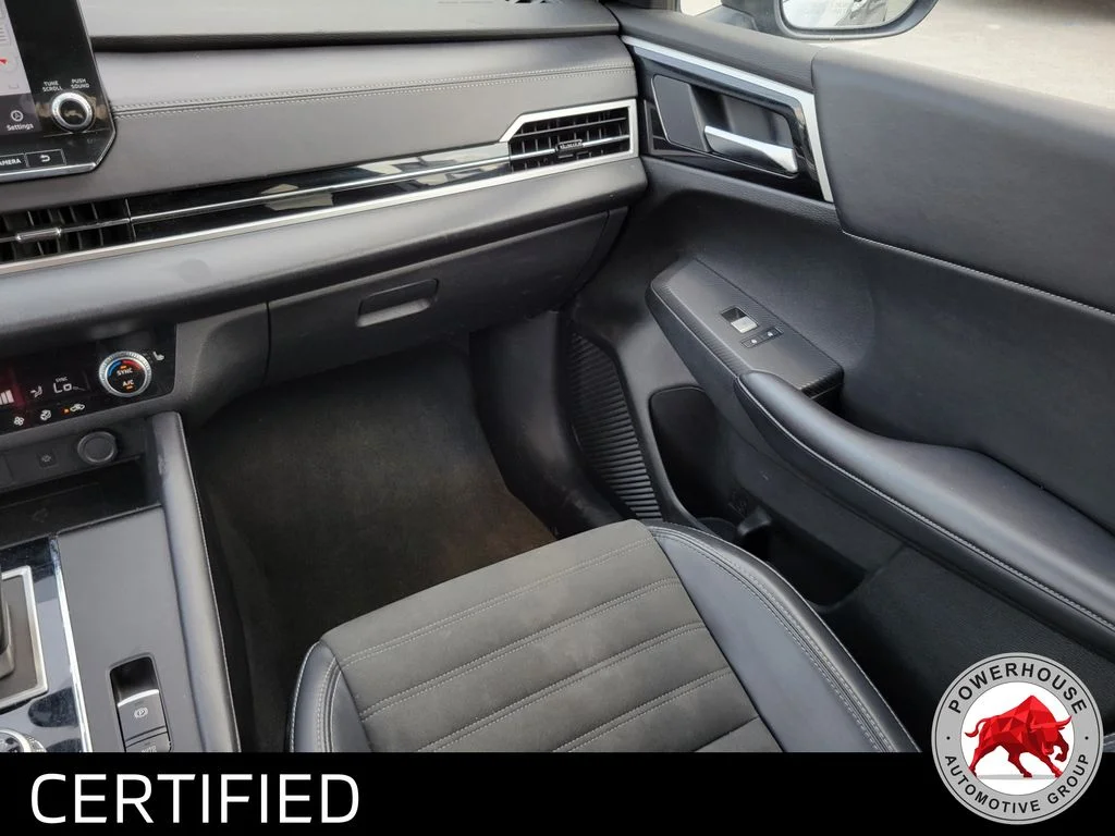 Used 2024  Mitsubishi SE image 21