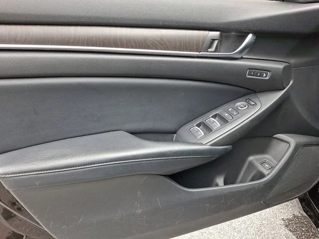 Used 2018 Brown Honda EX-L image 13