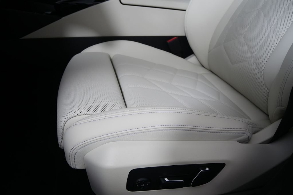 2026 BMW 5 Series 530i - Photo 9