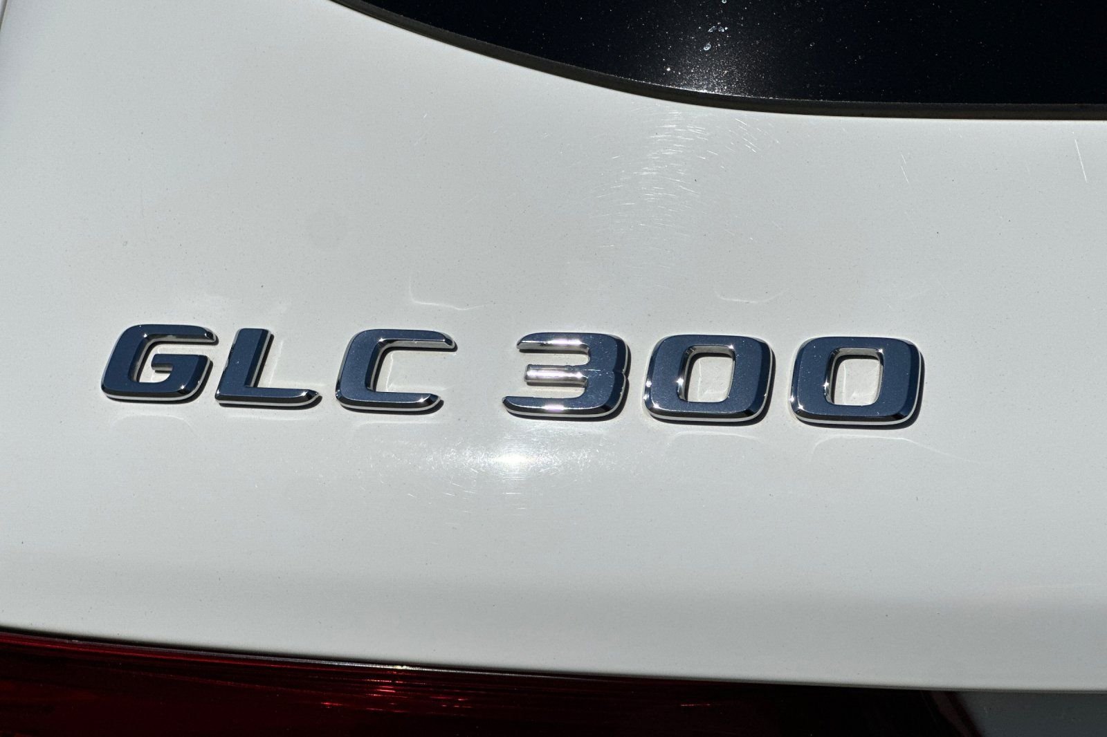 Used 2018 White Mercedes-Benz GLC 300 image 27