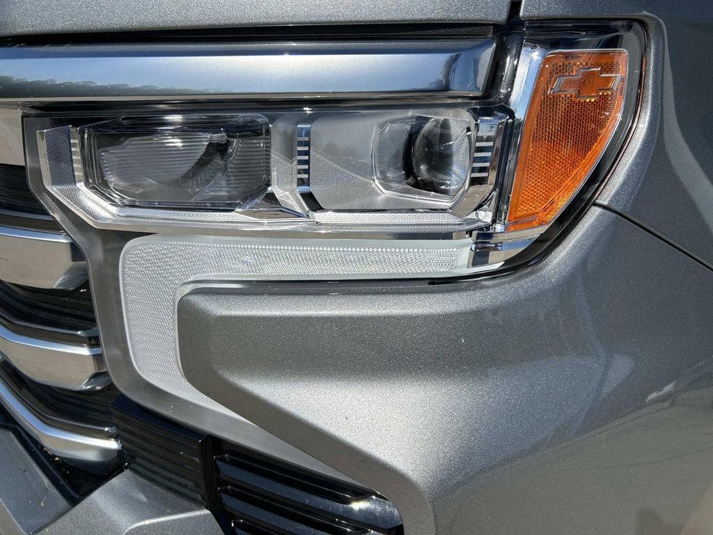 Used 2025 Sterling Gray Metallic Chevrolet High Country image 10