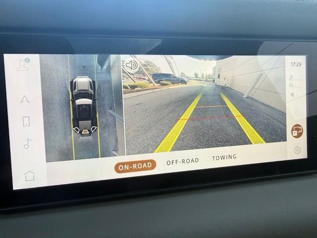 Used 2023 Blue Land Rover SE image 24