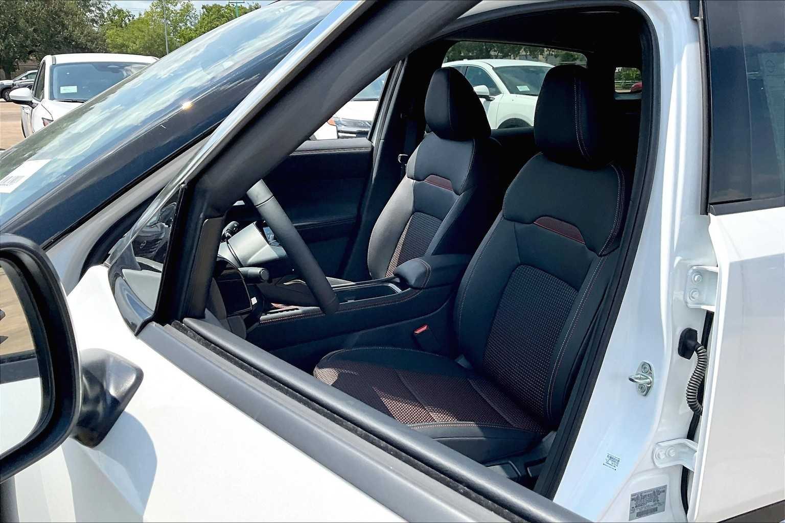 2025 Nissan Kicks SR - Photo 17