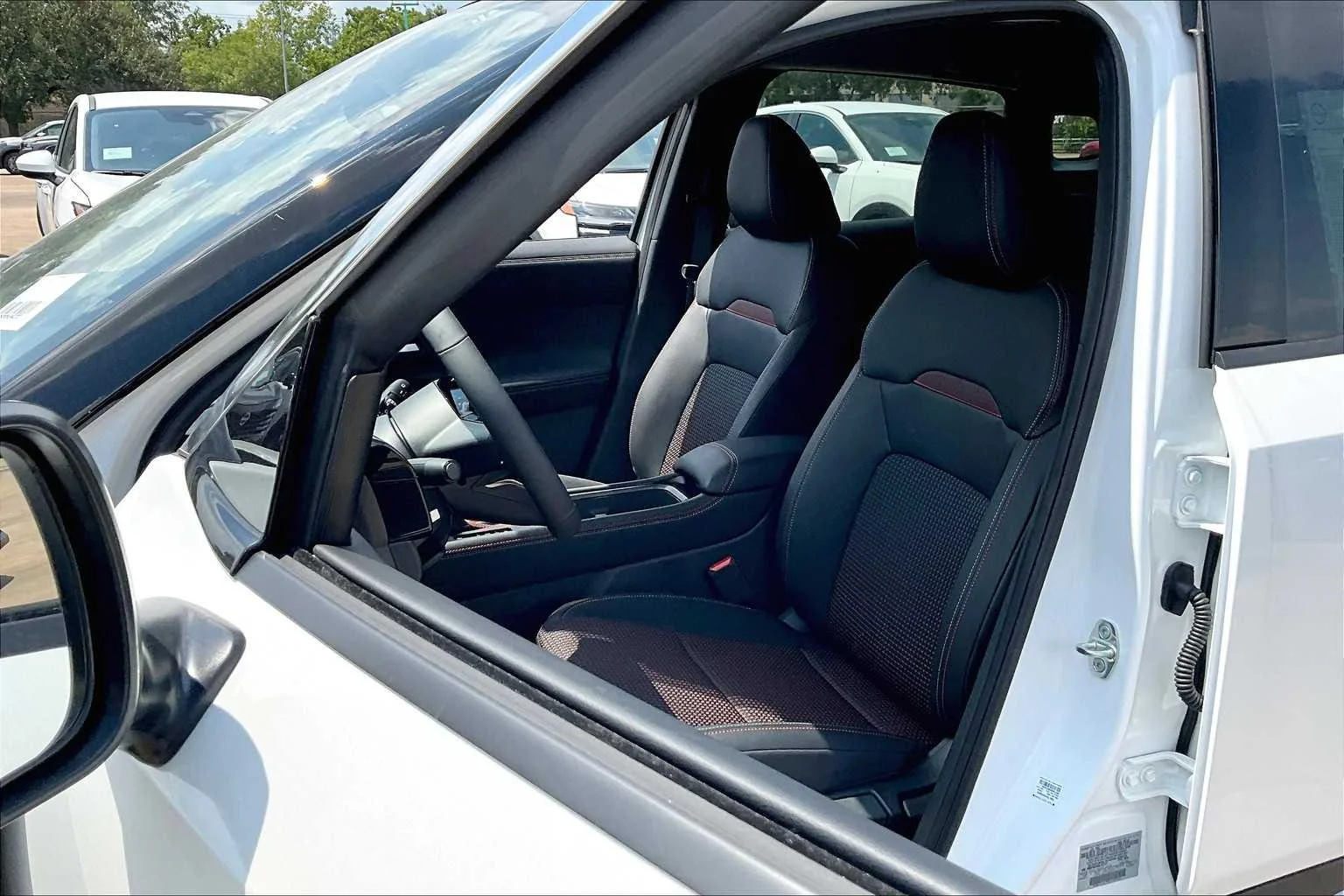2025 Nissan Kicks SR - Photo 17