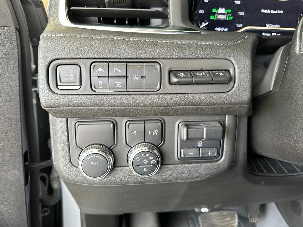 Used 2023 Silver GMC Denali image 20