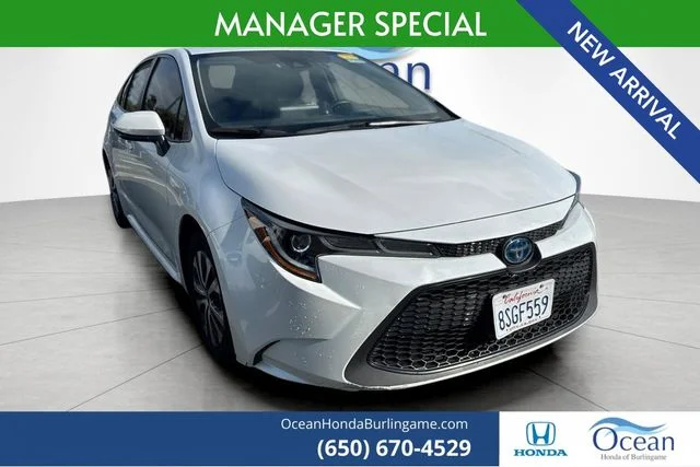 Used 2022 Wind Chill Pearl Toyota LE image 1