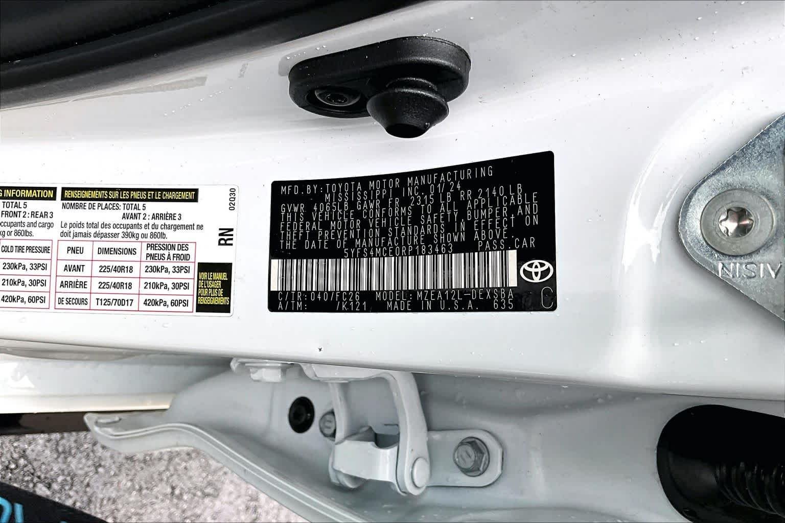 Used 2024 Ice Cap Toyota SE image 34