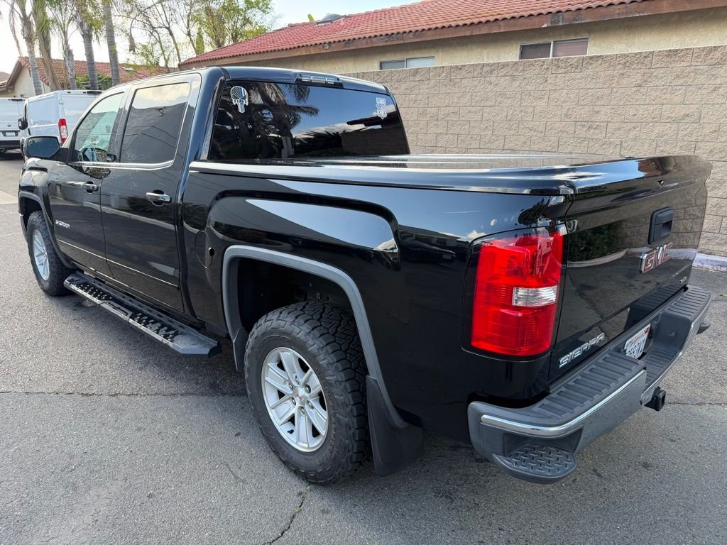 Used 2015 Black GMC SLE image 9