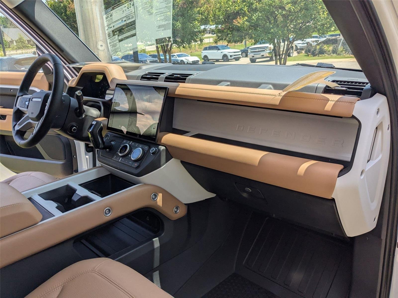 New 2026 Fuji White Land Rover X-Dynamic SE image 34