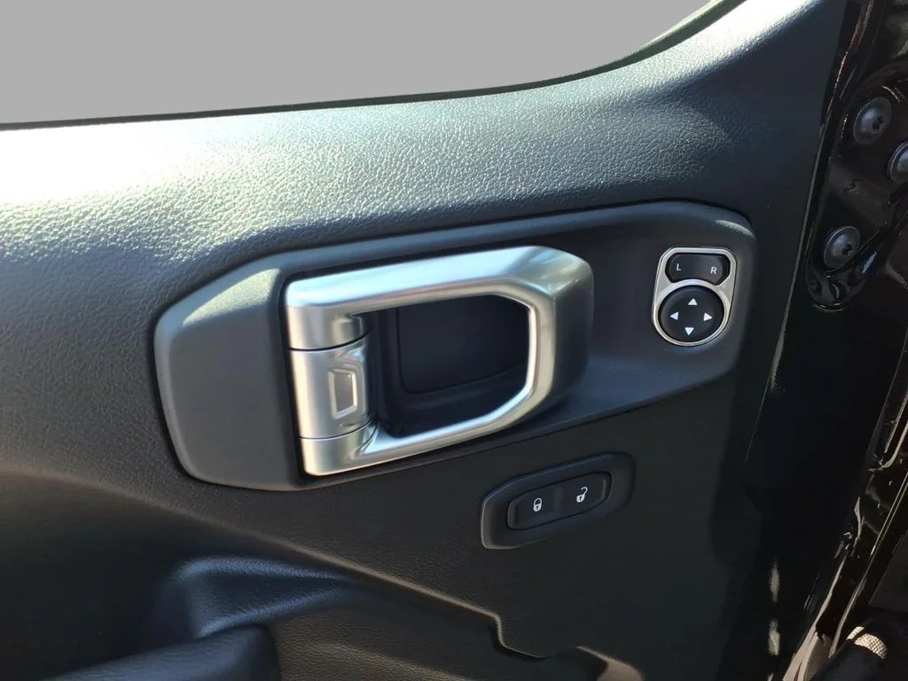 New 2026 Black Clear-Coat Exterior Paint Jeep Sport S image 11