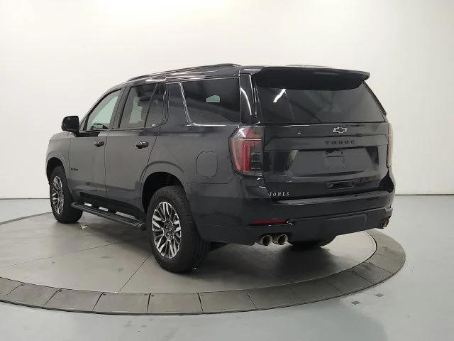 Used 2025 Gray Chevrolet Z71 image 7