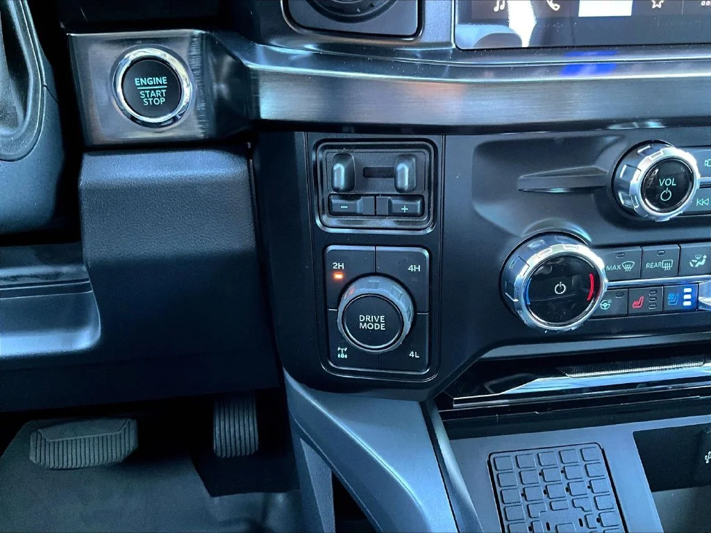 New 2027 White Ford Lariat image 26