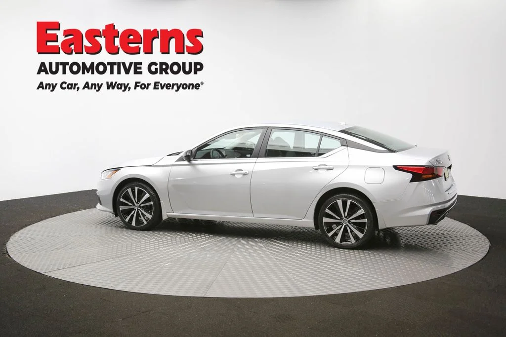 Used 2022 Silver Nissan 2.5 SR image 58