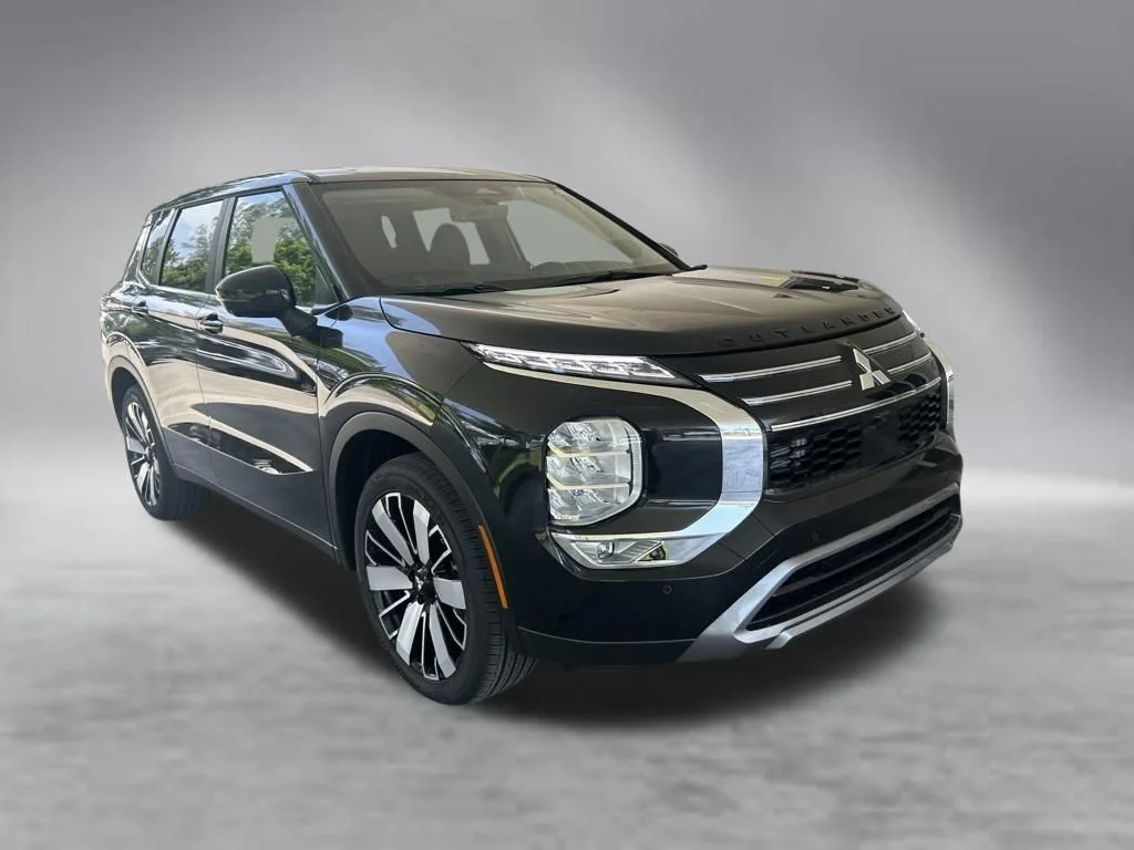 New 2026 Black Mitsubishi SE image 2
