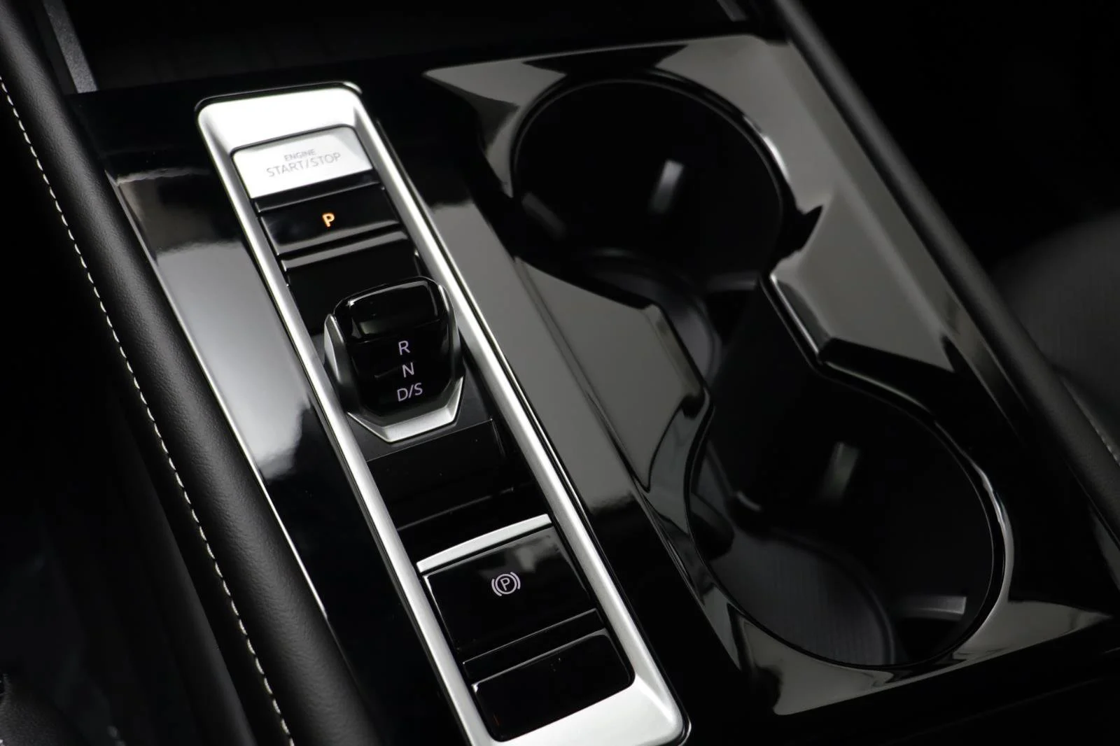 2026 Volkswagen Atlas SE w/Tech - Photo 11