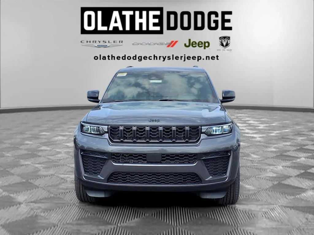 New 2026 Baltic Gray Metallic Clear-Coat Exterior Paint Jeep Altitude image 31