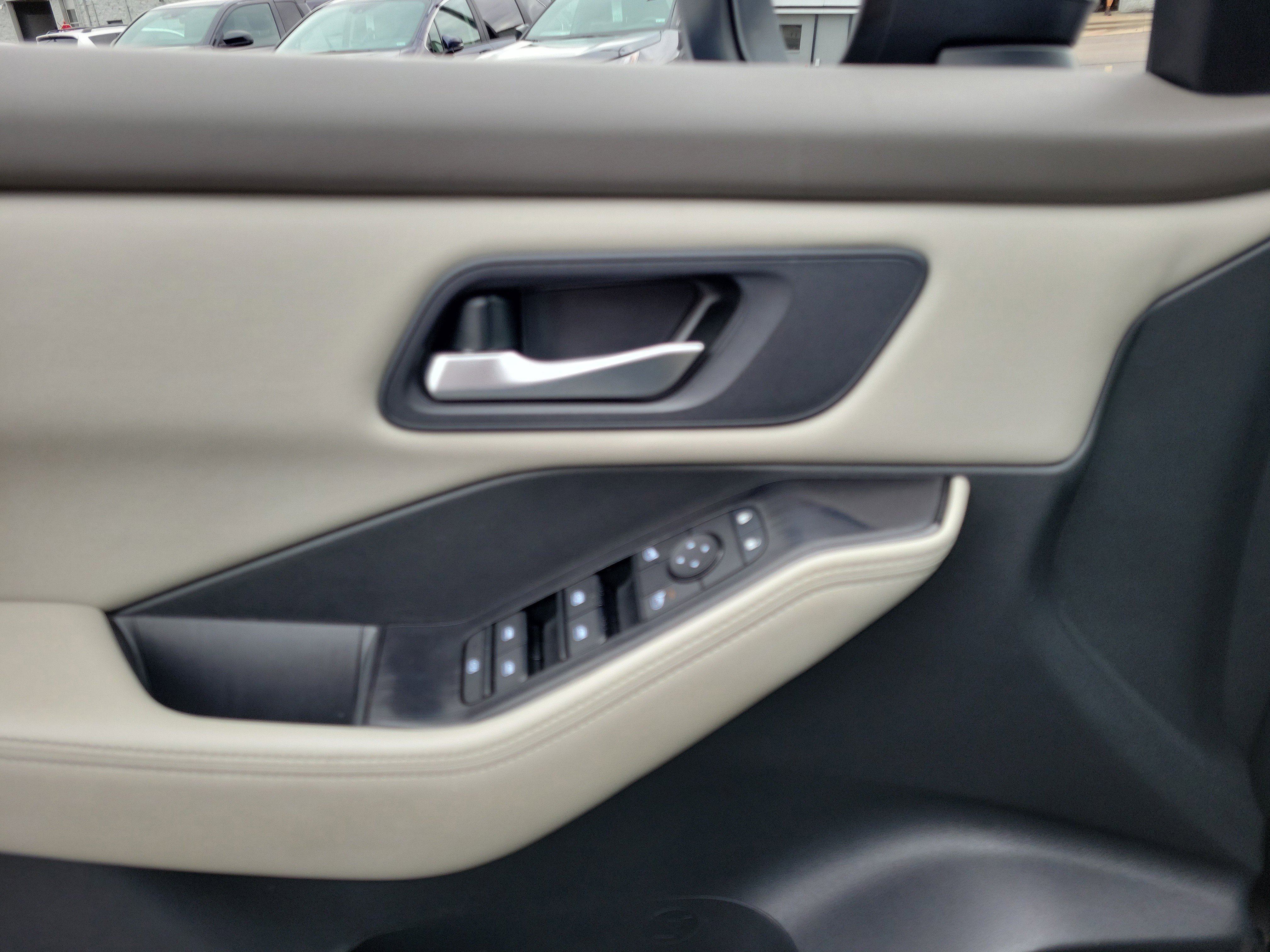 Used 2025 Super Black Nissan SV image 17