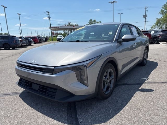 Used 2025 Gray Kia LXS image 3