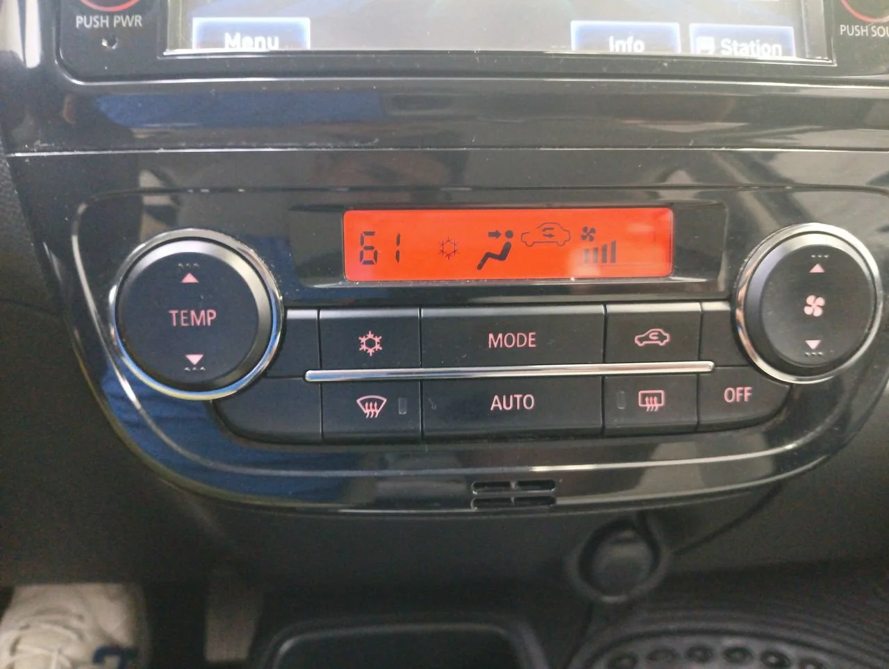 Used 2024 Graphite Gray Mitsubishi ES image 25